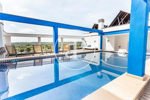 1348 sqm house with Terrace and views in Cheste.The property has 8 bedrooms, 6 bathrooms, swimming pool, fireplace, 12 parking spaces, air conditioning, fitted wardrobes, laundry room, balcony, heating and storage room. Ref. VV2205027 Features: - Air...