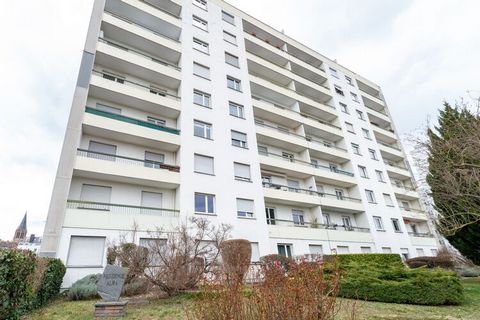 This beautiful studio apartment in Mulhouse in the Lorraine region is comfortable and lightly furnished and equipped with a parking facility and a nice location. It is an excellent choice for business stays or vacations with your partner. The flatscr...