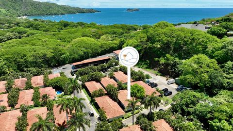 Descripción: Ubicada en Playa Hermosa, Guanacaste, esta hermosa casa ofrece la combinación perfecta de serenidad tropical y vida moderna. Características Principales: Habitaciones: 2 Baños: 1 Área construida: 100 m2 Estacionamiento: 2 Ubicación y Acc...