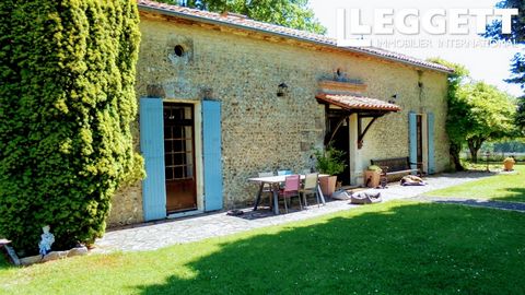 A30429LS16 - Cette charmante maison en pierre est située dans l'endroit le plus tranquille - idéal pour ceux qui recherchent le calme et la tranquillité - à seulement 8 km du village populaire d'Aubeterre, l'un des 