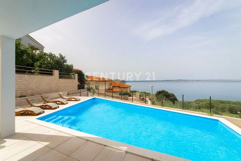 RTINA, LUXURIOUS NEW BUILDING WITH BEAUTIFUL PANORAMIC VIEW OF THE SEA AND NATURE! There are 2 luxury apartments S 4 and S 5 left for sale on the 2nd floor of a residential building in a modern, attractive new building approx. 100 m from the sea and ...