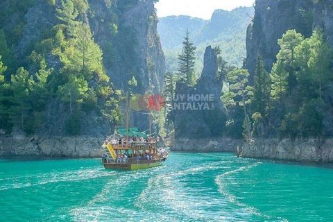 Treffen Sie eine Lebenserfahrung, die in Side, Manavgat, auf Sie wartet, wo die großartige Geschichte und die Naturschönheiten von Antalya zu Hause sind! In dieser besonderen Region erwartet Sie eine Atmosphäre, die mit dem Meer, der Natur und der Ge...