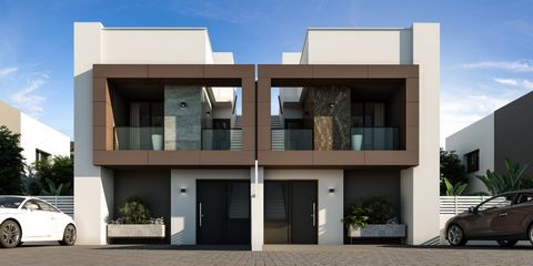 Située à Denia cette élégante maison de ville allie le confort moderne à une connexion inégalée avec la nature Équipée dun jardin privé dun parking dun solarium de la climatisation et entièrement meublée avec des appareils de qualité supérieure cette...