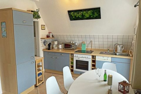 cozy maisonette apartment with balcony, only 900m to the sandy beach of the Baltic Sea, up to 4 people, with washing machine, Internet/Wi-Fi