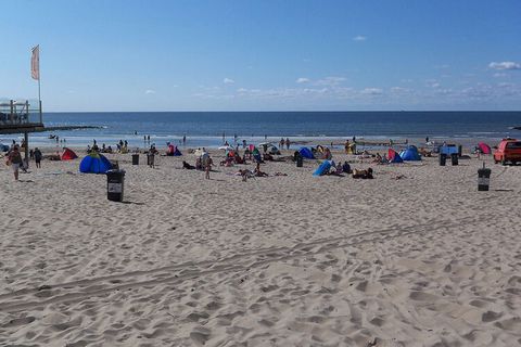 Ekskluzywnie i wysokiej jakości, przyjazny rodzinom dom wakacyjny w parku bungalowów „Strandslag” w Julianadorp z bezpośrednim widokiem na wydmy nad morzem