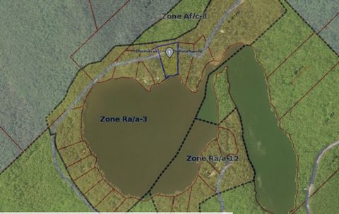 À qui la chance ? Terrain borné au Lac à la Perchaude, accessible à l'année, sans électricité, moteur électrique seulement, terrain boisé d'une superficie de 52 700p ² avec façade au lac de 136p, prêt à construire. Situé à quelques minutes du village...