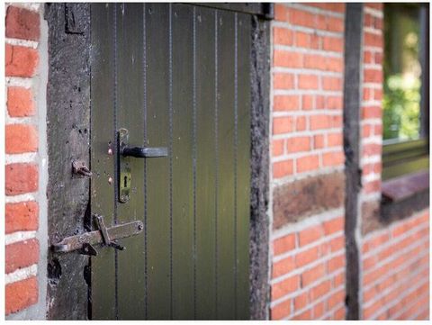 Das Hasenhaus bietet auf 75qm Platz für zu bis 4 Personen. Die individuelle Einrichtung mit vielen liebenswerten Accessoires kombiniert alte, restaurierte Möbel mit modernen Elementen und schafft dadurch eine kuschelige Wohlfühlatmosphäre. Der Wohn– ...