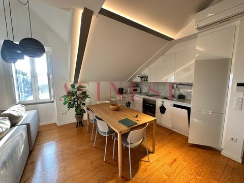 DISPONIBLE - VISITES EN COURS Vous êtes à la recherche d'un appartement meublé de 2 chambres à Estoril ? Cet appartement de luxe de 2 chambres entièrement meublé à Estoril avec une excellente exposition au soleil et un balcon donnant sur la mer ! Pro...