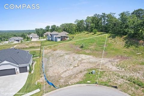 Bring your builder and make your dream home a reality! We’re thrilled to offer new homes starting from the mid to upper $600s and beyond. The Woods of Somerset features new homes conveniently located a few minutes south of I-435 and a few minutes eas...