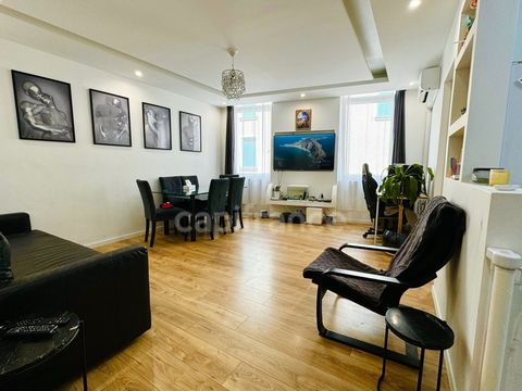 APPARTEMENT RÉNOVÉ de 50 m² idéalement situé en centre-ville de Brignoles. Disponible immédiatement. Idéal pour un jeune couple ou des retraités !! Vous serez séduit par cet espace de vie moderne et fonctionnel, composé de 3 pièces. Un séjour spacieu...