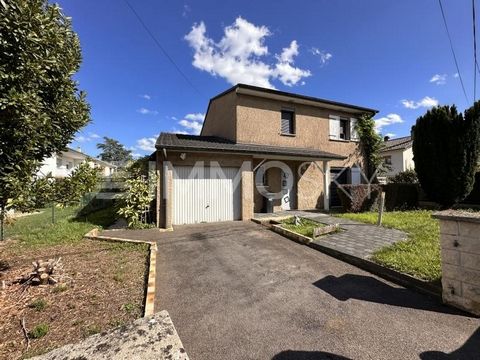 M573117 FOR SALE DETACHED HOUSE 130M2 3 BEDROOMS GARDEN 470m2 In a very QUIET street, beautiful DETACHED house offering beautiful services with a LARGE entrance leading to the garage, upstairs with a magnificent sculpted staircase, to the DOUBLE livi...