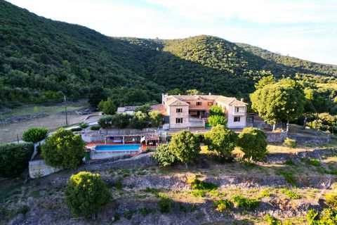 Exceptional property in the foothills of Cévennes mountains Nestled in the foothills of the Cevennes mountains, this exceptional property is a true haven of peace. With its Mediterranean climate and enchanting setting, it offers breathtaking views ov...