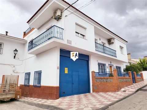 Esta hermosa y espaciosa casa familiar de 411 m2 construidos está situada en la ciudad de Riogordo en la provincia de Málaga, en Andalucía, España, rodeada de impresionantes vistas desde todos los ángulos. La propiedad se encuentra dentro del pueblo ...