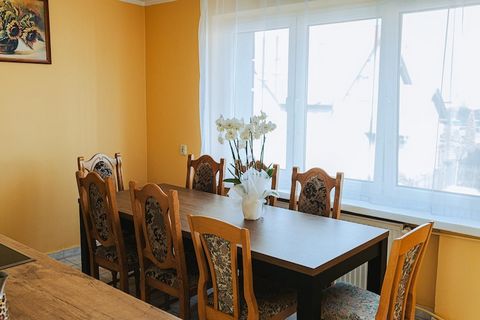 Maison de vacances spacieuse à seulement 900 m de la mer Baltique et des belles plages de sable. Jusqu'à 11 personnes peuvent être logées dans cinq chambres. Et tout le monde peut aussi s'asseoir confortablement autour de la table dans la cuisine. Un...