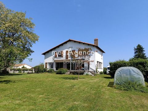 10 Pièces, 6 chambres, 241 m2, AIZENAY Centre