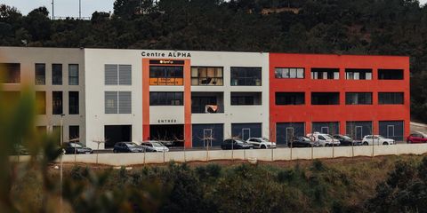 Centre ALPHA - Bureau individuel de 11m² dans bâtiment récent