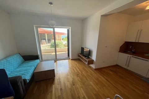 Apartment Kula features one bedroom apartment located in the quaint village of Drače on the Pelješac Peninsula. The apartment is located on the ground floor accessible by descending 15 steps. Guests can enjoy a range of amenities including common swi...
