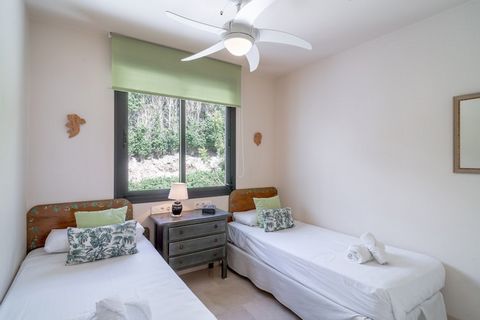 A contemporary apartment with captivating sea views, this holiday home features two bedrooms—one with a double bed and en-suite bathroom, the other with two single beds—accommodating up to four guests. It is not pet-friendly and includes a spacious l...