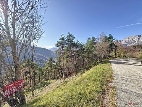Terrain à bâtir de 670 m² avec PC accordé chalet