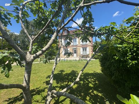 Maison à vendre 8 pièces 191 m² (78) - 6 chambres - jardin - cave
