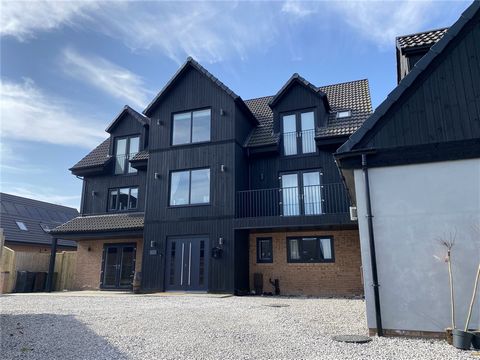 The exclusive Pottery Hill development has been designed to suit a multitude of lifestyles. Whether your happy place is exploring the great outdoors or snuggling up on the sofa, you’re sure to find it in this exclusive Woodlesford village location. T...