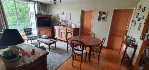 CHARMANT APPARTEMENT 3 CHAMBRES - AVEC BALCON