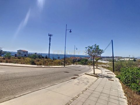 NO COBRAMOS COMISIÓN DE INTERMEDIACIÓN AL COMPRADOR Excelente oportunidad de adquirir en propiedad un conjunto de 2 suelos urbanos residenciales que forman una sola unidad con una superficie a partir de 393,39m² ubicado en la localidad de Torrox, pro...