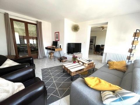 VILLETELLE MAISON DE VILLE 154m2 AVEC GARAGE