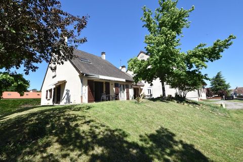 Maison à vendre 11 pièces RIGNY SUR ARROUX (71)