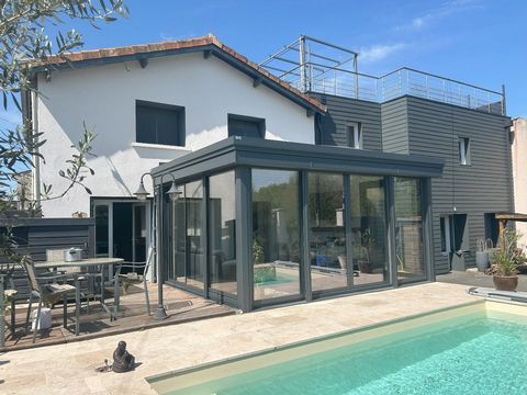 Villa Contemporaine Unique avec Annexe Louable