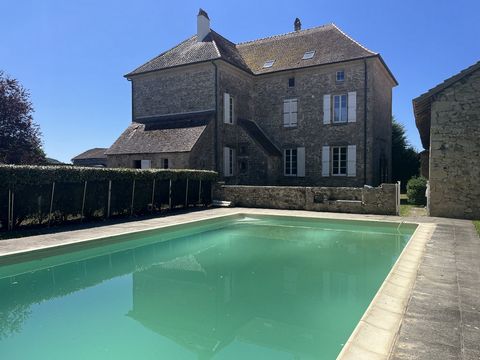 À vendre  Maison de Maître de caractère au cur de Souceyrac (46190)