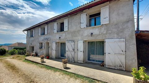 Ancienne bâtisse pleine de charme au cœur de la campagne — Le Passage (38490)