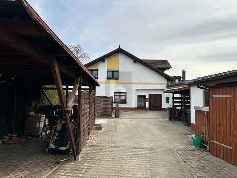 Het investeringsappartementengebouw in Lucka biedt 15 kamers op een bewoonbare oppervlakte van 410 m² en een perceel van 717 m². De hoogwaardig gerenoveerde appartementen beloven huurinkomsten van minimaal 28.000 per jaar.Het pand maakt ook indruk me...