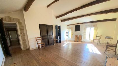 Charentaise à rénover avec gros potentiel à Saint-Fort-sur-Gironde