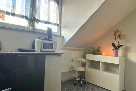 Discover a peaceful hideaway in the heart of the Pellingen countryside, perfect for two guests. This comfortable apartment is a great choice for couples or solo travelers looking to relax, explore nearby hiking trails, or visit the cultural highlight...