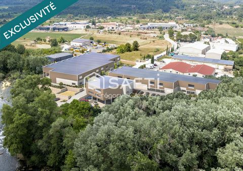 Local industriel/artisanal de 462 m² en R+1