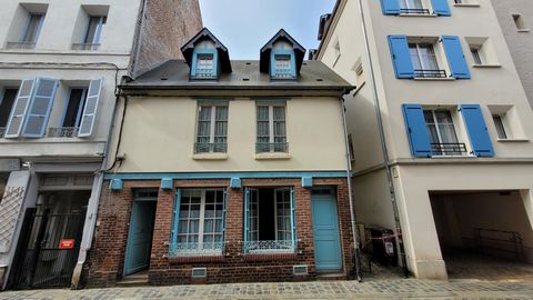 Honfleur, à 200m du vieux bassin. une maison, deux appartements, un commerce ?