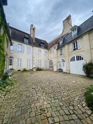 8 appartements meublés, 1 cabinet médical pour trois praticiens.