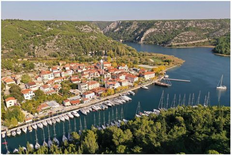 Skradin, renovated hotel with a gross area of 814 m2 on 4 floors. The completely renovated hotel is located in a picturesque town called Skradin. Skradin is a small town located 15 km from Šibenik, along the Krka river. An attractive tourist destinat...
