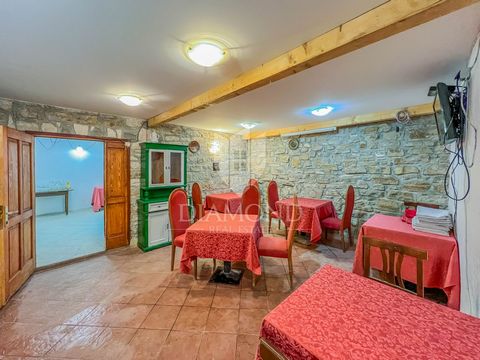 Location: Istarska županija, Buje, Buje. Istria, Buje Business premises for sale in the center of Buje. The office space is located on the ground floor, and the space is 90 m2. The office space consists of a bar located at the entrance to the space, ...