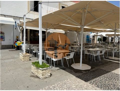 Espectacular restaurante situado en el centro de la ciudad de Vila Real de Santo António, en pleno funcionamiento. Este restaurante tiene 2 terrazas (1 de ellas frente a la plaza Marques de Pombal 35 + 65 asientos y la otra en la parte posterior del ...