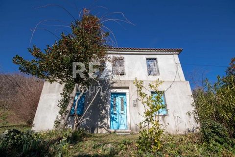 Real Estate investment Consultant - Efstathiou ioannis. Available for sale exclusively, in the village of Agios Dimitrios Pelion, an old detached house of 155 sq.m. , on a plot of 1045 sq.m. it is a property built according to the old traditional Pel...