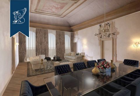 This 15th-century estate with beautiful frescoes is currently up for sale in a prestigious context in Treviso. Situated in a very sophisticated residential complex that was once a convent of Canossian nuns, this 15th-century building has to be renova...