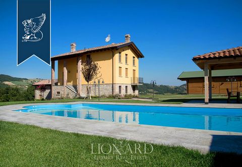 This farmhouse for sale, located in the province of Piacenza, in Emilia Romagna, was built in the early '900 and consists of a main building for tourist use, a house and a structure that houses the spa, as well as a swimming pool with a gazebo a...