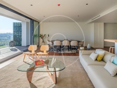 Duplex apartment on the 13th and 14th floor of the building, with stunning views of the river park and overlooking the Parque das Nações. Excellent luminosity and modernity of spaces and premium finishings. On the ground floor there are 2 bedrooms wi...