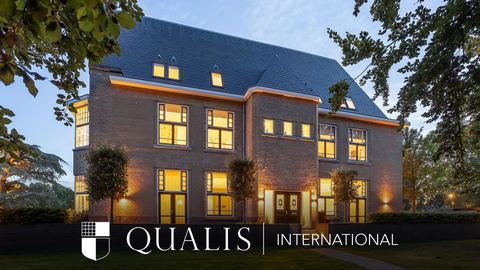 Welcome to the unique opportunity to live in a beautiful corner mansion on the historic Sancta Maria estate, located on the prestigious Pauluslaan in Noordwijk. Originally built in 1938 and lovingly restored in 2016, this stately home combines classi...