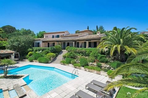 Beautifully located in a quiet residential area, few minutes from the centre of Cannes and its amenities, stunning property, very light and airy, of excellent construction, with panoramic sea view. Not far from the beaches..... Surrounded by a lush M...