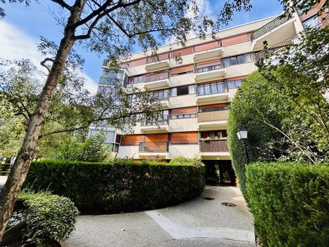 Dpt Yvelines (78), à vendre LE CHESNAY appartement T3 65m², 2 chambres, balcon, parking, cave