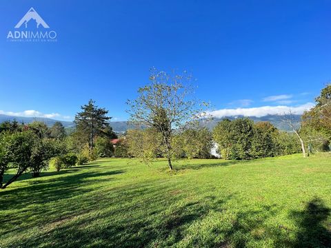 TO VISIT QUICKLY The ADN Immo agency offers you this very nice building plot of 737m2 in the town of Pougny. Sector UGM2 (25% footprint). Free builder. Not serviced. Exceptional environment. Quiet with unobstructed view. Fees are to be paid by the se...
