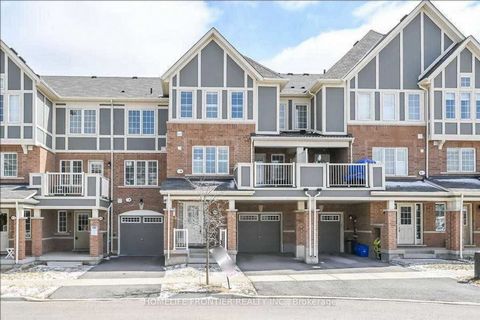 Beautiful 3-storey 3 Bedroom, 3 washroom townhome with escarpment view in tranquil neighbourhood. Upgrades include kitchen backsplash, quartz countertop, under cabinet lighting and California shutters. Partially covered patio/balcony, ample storage t...